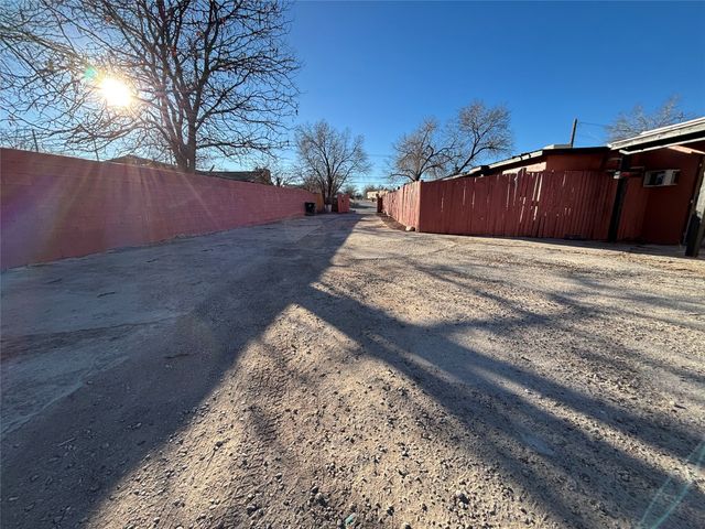 1901 Arroyo De Las Cruces, Santa Fe, NM 87505