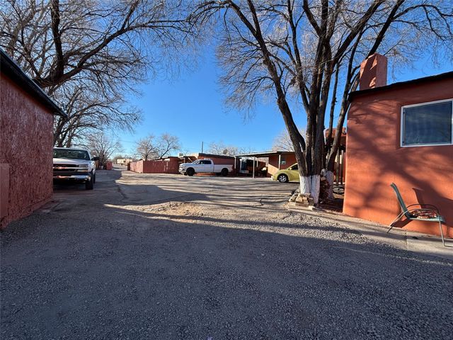 1901 Arroyo De Las Cruces, Santa Fe, NM 87505