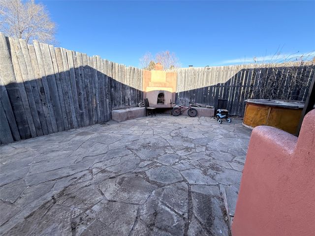 1901 Arroyo De Las Cruces, Santa Fe, NM 87505