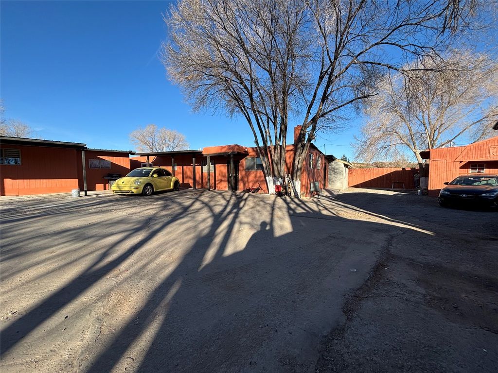1901 Arroyo De Las Cruces, Santa Fe, NM 87505