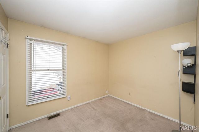 537 Treetop Village Drive, Ballwin, MO 63021