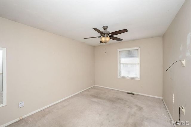 537 Treetop Village Drive, Ballwin, MO 63021