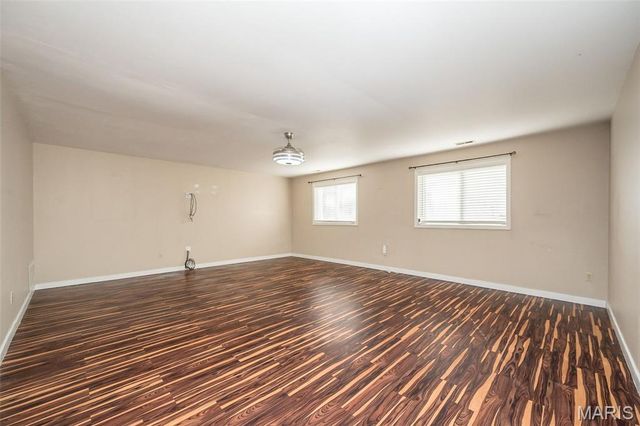 537 Treetop Village Drive, Ballwin, MO 63021