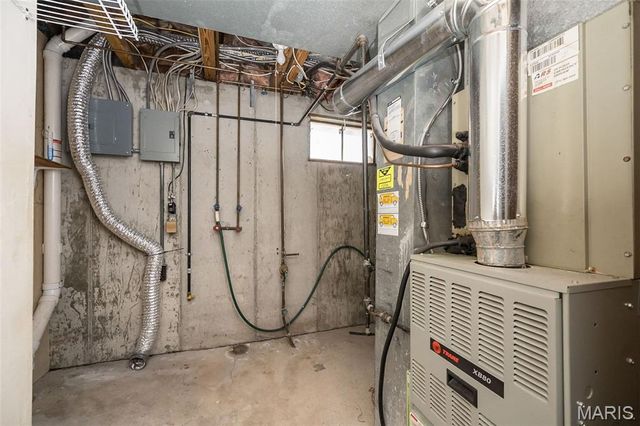 537 Treetop Village Drive, Ballwin, MO 63021