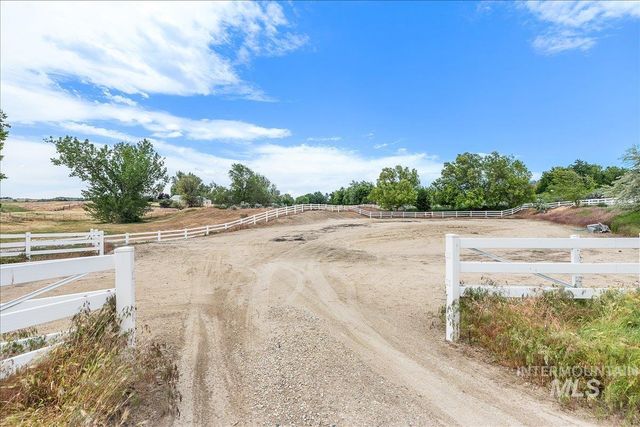 10060 W Rolling Hills Dr., Star, ID 83669