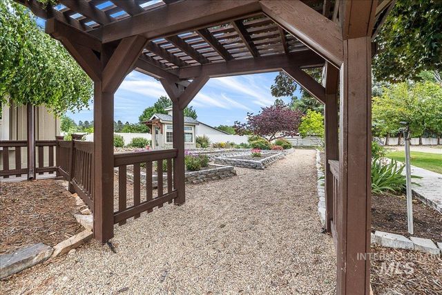 10060 W Rolling Hills Dr., Star, ID 83669