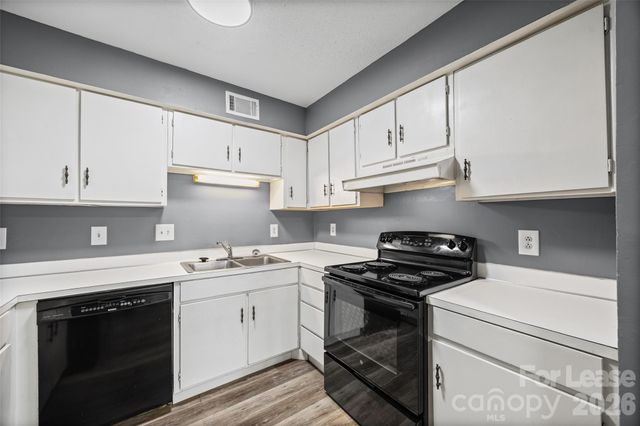 9119 Spyglass Place, Charlotte, NC 28214