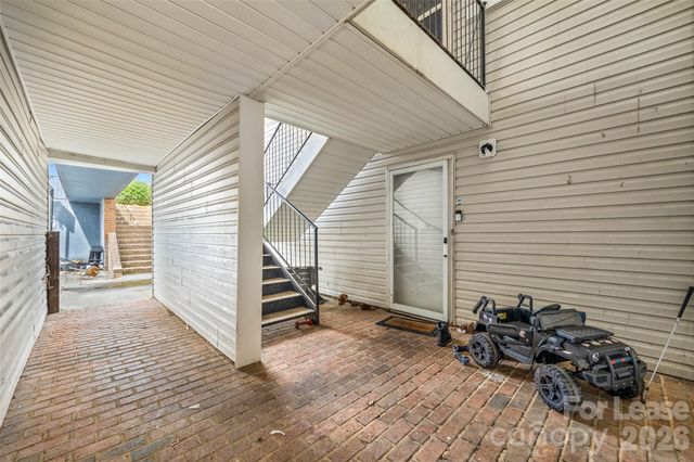 9119 Spyglass Place, Charlotte, NC 28214