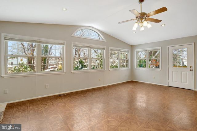 6107 CRAFT RD, Alexandria, VA 22310