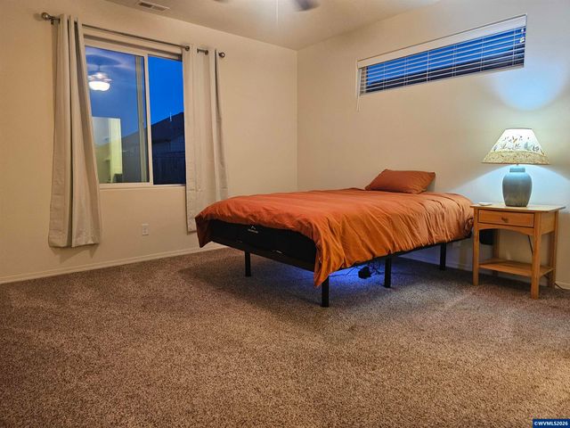 1363 Jefferson St, Independence, OR 97351