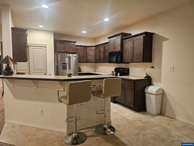 1363 Jefferson St, Independence, OR 97351