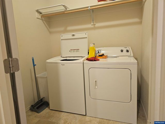 1363 Jefferson St, Independence, OR 97351