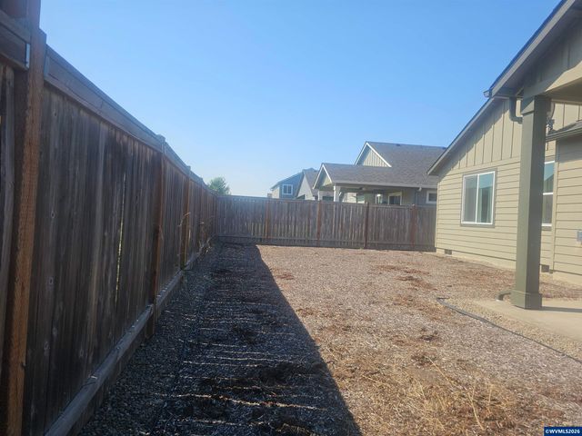 1363 Jefferson St, Independence, OR 97351