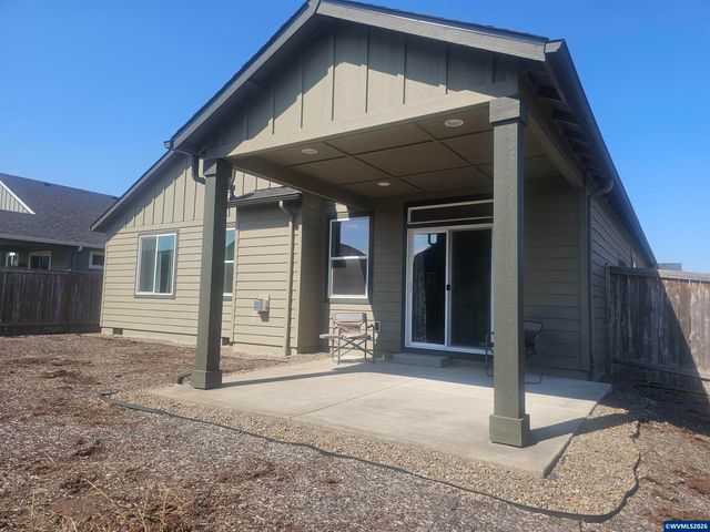 1363 Jefferson St, Independence, OR 97351
