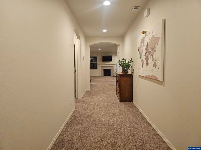 1363 Jefferson St, Independence, OR 97351