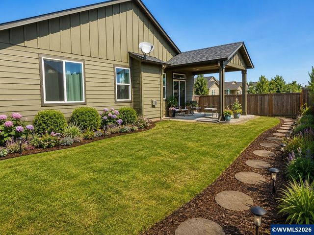 1363 Jefferson St, Independence, OR 97351