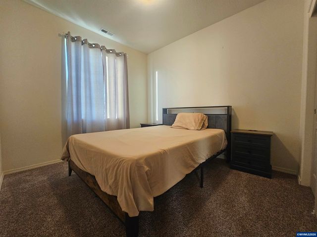 1363 Jefferson St, Independence, OR 97351