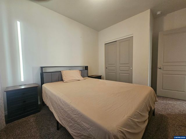 1363 Jefferson St, Independence, OR 97351