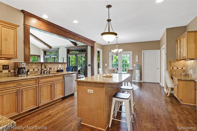 24364 Tara Drive, South Lyon, MI 48178