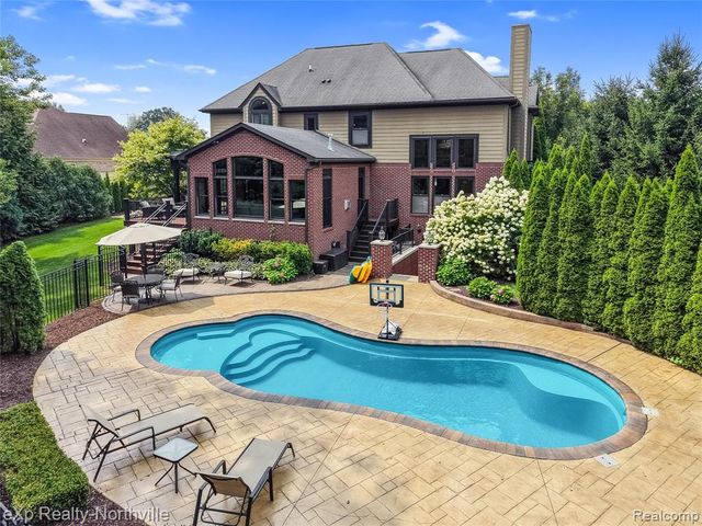 24364 Tara Drive, South Lyon, MI 48178