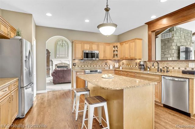 24364 Tara Drive, South Lyon, MI 48178