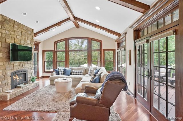 24364 Tara Drive, South Lyon, MI 48178