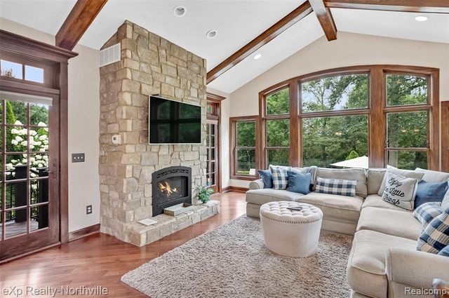 24364 Tara Drive, South Lyon, MI 48178
