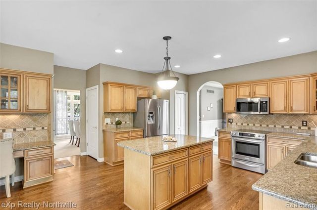 24364 Tara Drive, South Lyon, MI 48178