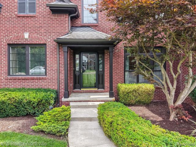 24364 Tara Drive, South Lyon, MI 48178