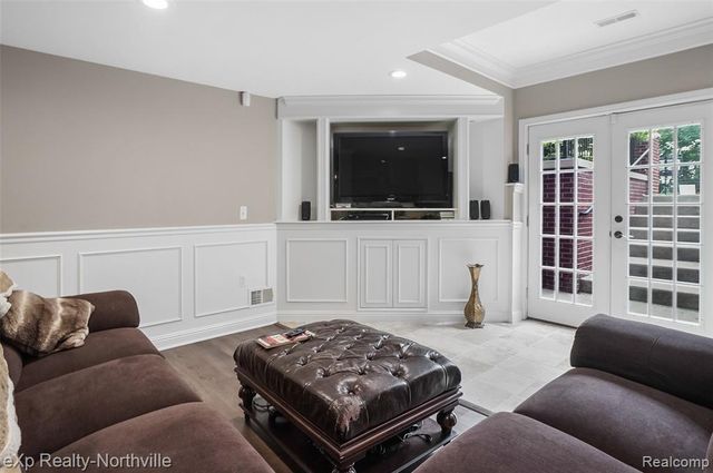 24364 Tara Drive, South Lyon, MI 48178