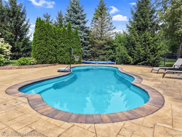 24364 Tara Drive, South Lyon, MI 48178