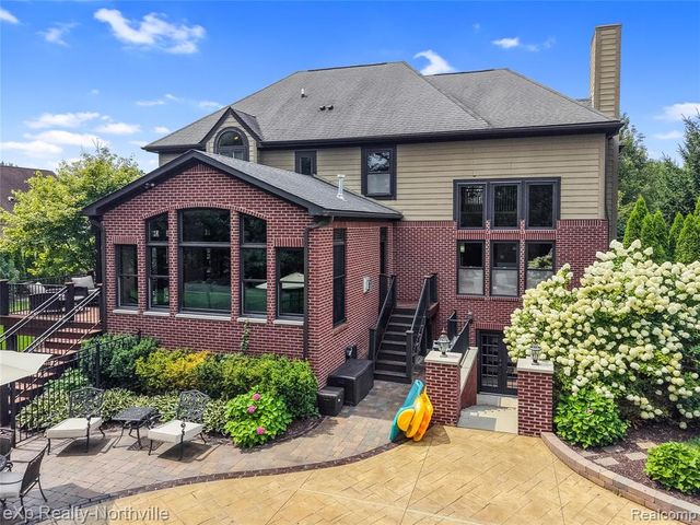 24364 Tara Drive, South Lyon, MI 48178
