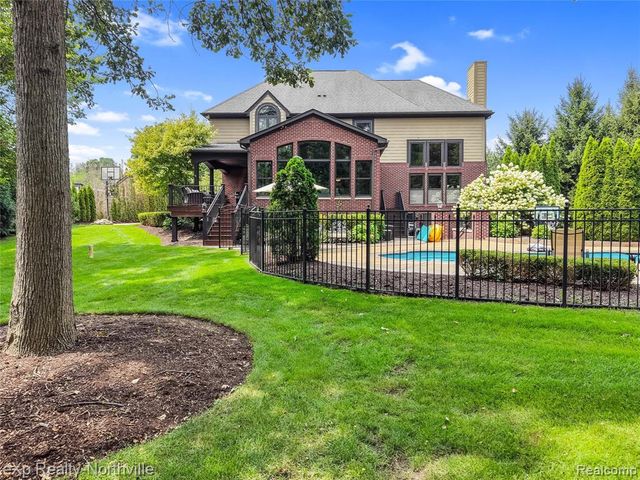 24364 Tara Drive, South Lyon, MI 48178