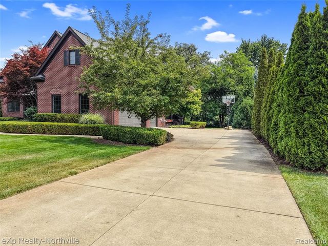 24364 Tara Drive, South Lyon, MI 48178