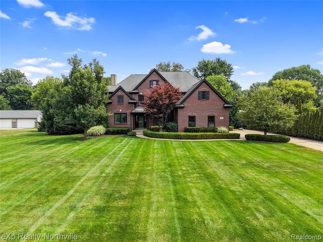 24364 Tara Drive, South Lyon, MI 48178