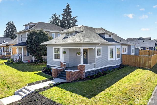 5802 S Warner Street, Tacoma, WA 98409