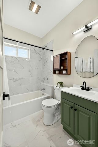 5802 S Warner Street, Tacoma, WA 98409