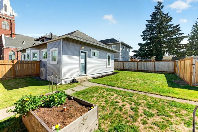 5802 S Warner Street, Tacoma, WA 98409