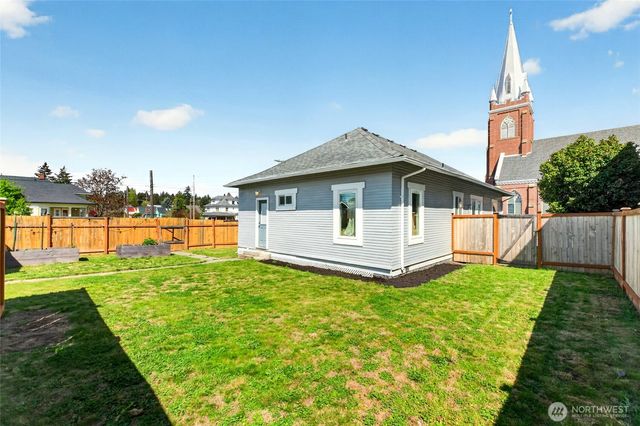 5802 S Warner Street, Tacoma, WA 98409