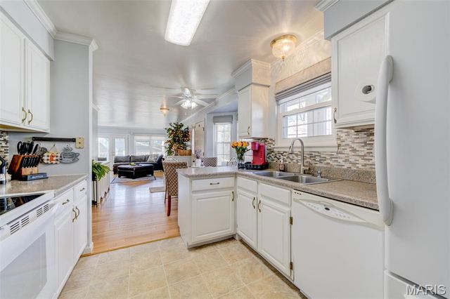 11941 Autumn Trace Court, Maryland Heights, MO 63043