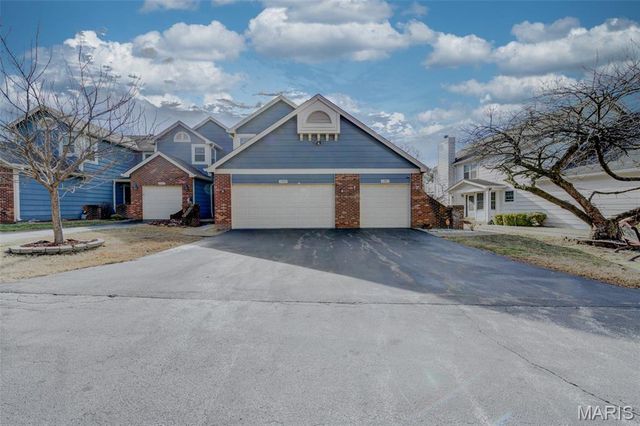 11941 Autumn Trace Court, Maryland Heights, MO 63043