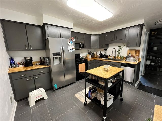 1827 Lowrie St, Troy Hill, PA 15212