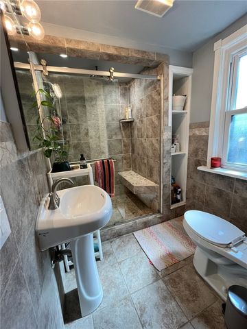 1827 Lowrie St, Troy Hill, PA 15212