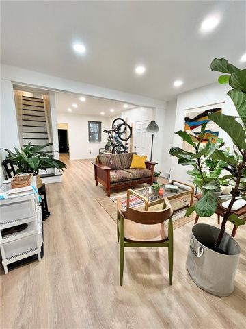 1827 Lowrie St, Troy Hill, PA 15212