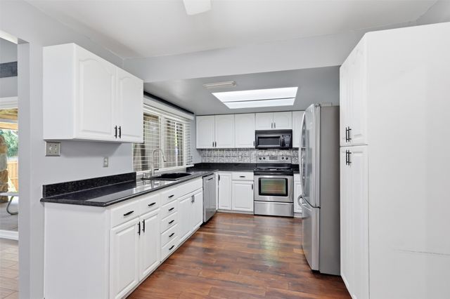 1014 Mountview Court, Carrollton, TX 75006