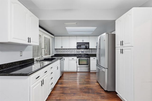 1014 Mountview Court, Carrollton, TX 75006
