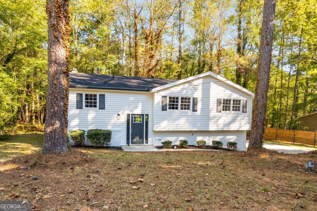 6883 Lakeshore Drive, Douglasville, GA 30135