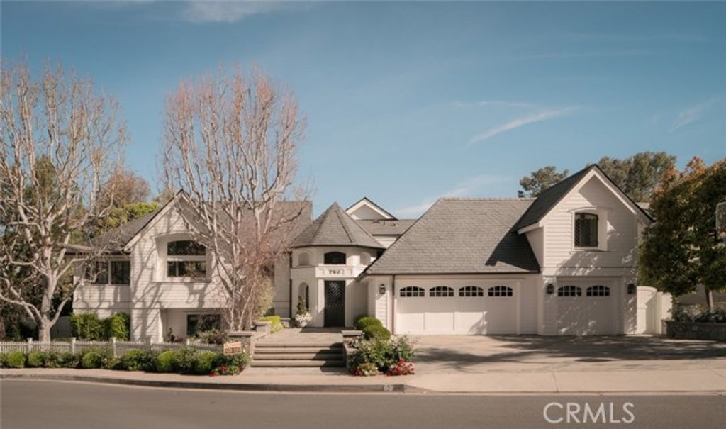 2 Royal Saint George Road, Newport Beach, CA 92660