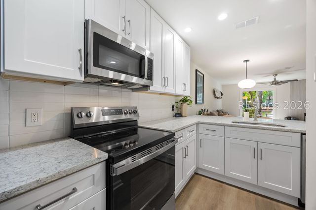 96 Mathews Dr Apt 142, Hilton Head Island, SC 29926