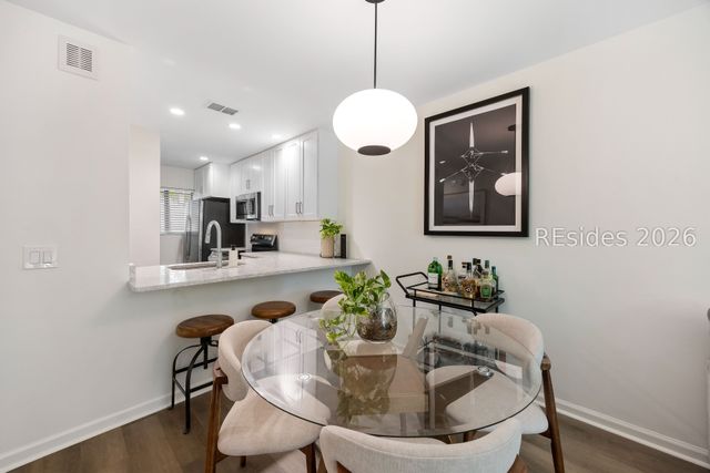 96 Mathews Dr Apt 142, Hilton Head Island, SC 29926